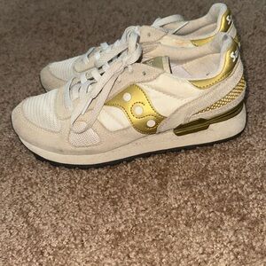 Saucony shadow sneaker